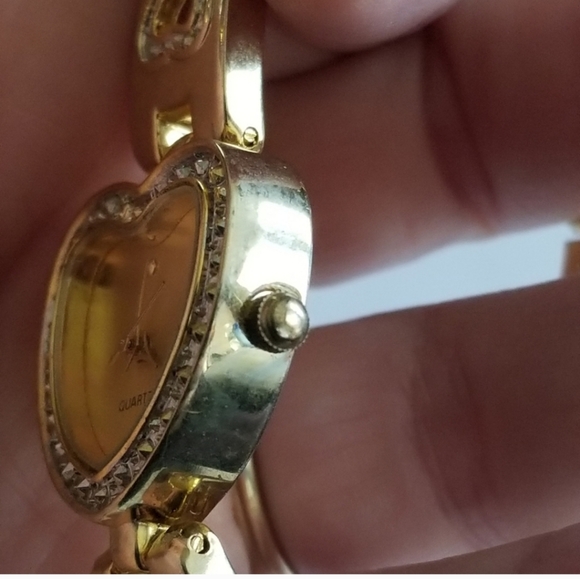 Heart watch gold tone ladies wristwatch - Picture 4 of 8